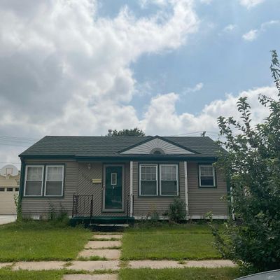 2409 W 3 Rd St, Hastings, NE 68901