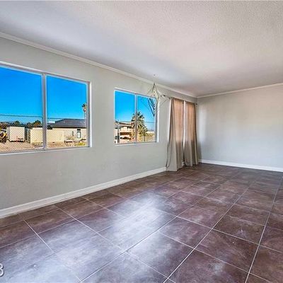 2105 S Cimarron Rd, Las Vegas, NV 89117