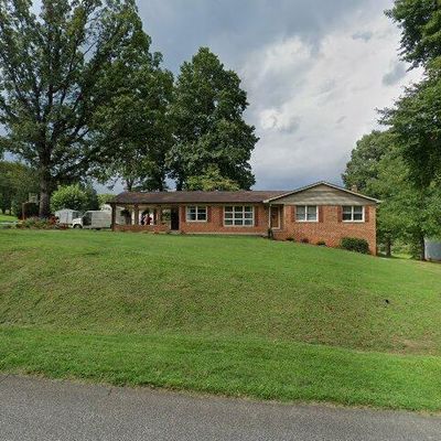 2115 Olde Farm Rd, Hudson, NC 28638