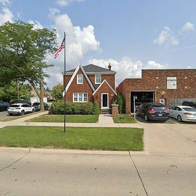 2154 Oak St, Wyandotte, MI 48192