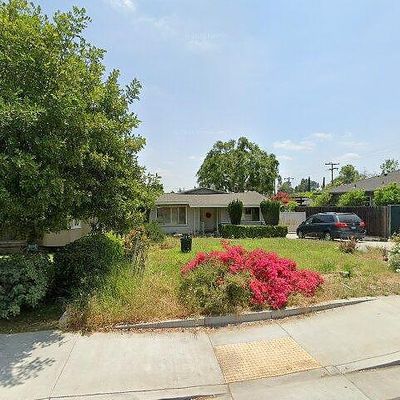 2216 New York Dr, Altadena, CA 91001