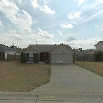 3200 Forest Dr, Bryant, AR 72022