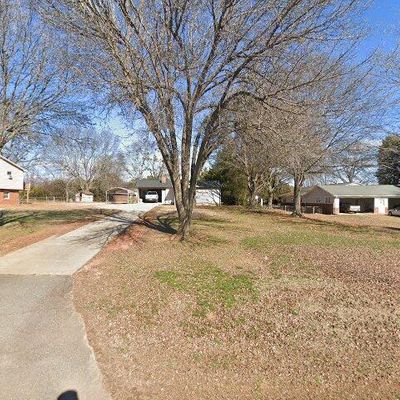 322 Burnett Rd, Inman, SC 29349