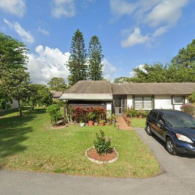 35 N Mahoris Dr, Royal Palm Beach, FL 33411