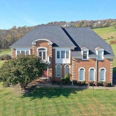 35376 Glencoe Ct, Round Hill, VA 20141