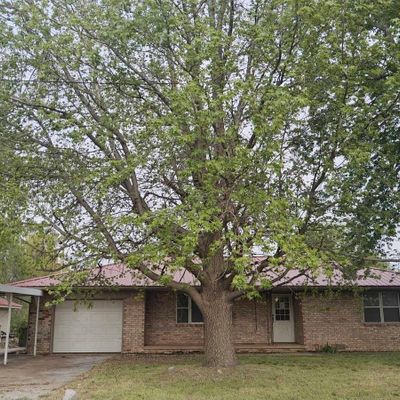 308 N Laing Ave, Watonga, OK 73772