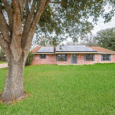 413 S Lavaca, Louise, TX 77455