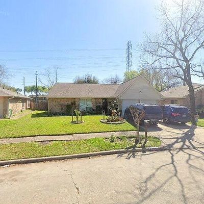 3803 Finchley Dr, Houston, TX 77082