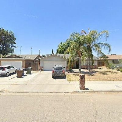 477 S Vista St, Tulare, CA 93274