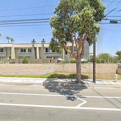 4923 W 1 St St, Santa Ana, CA 92703