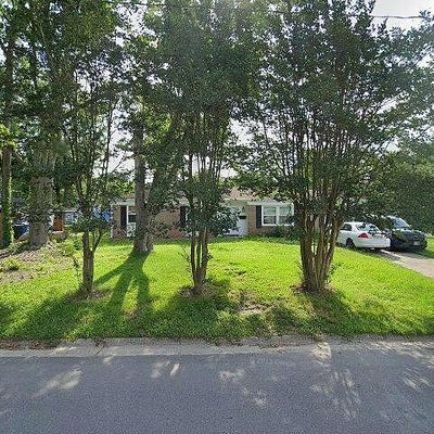 500 Malibu Dr, Virginia Beach, VA 23452