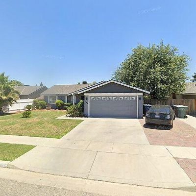 424 Fallbrook Ct, Tulare, CA 93274