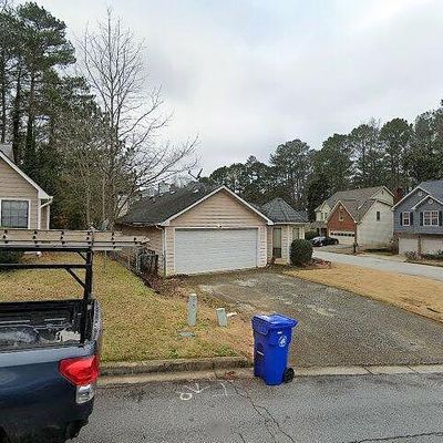 430 Thomas Jefferson Dr, Stone Mountain, GA 30083