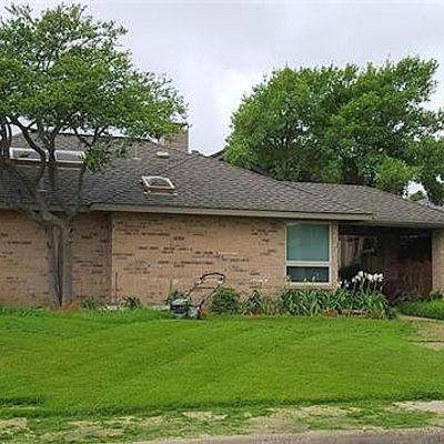 5914 Smoke Glass Trl, Dallas, TX 75252