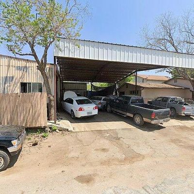 510 4 Th St, Natalia, TX 78059