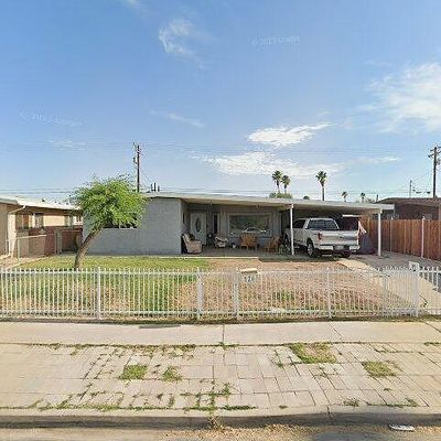 526 Smoketree Dr, El Centro, CA 92243