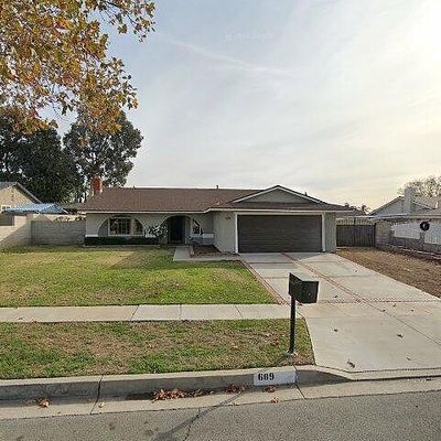 689 N Beechwood Ave, Rialto, CA 92376