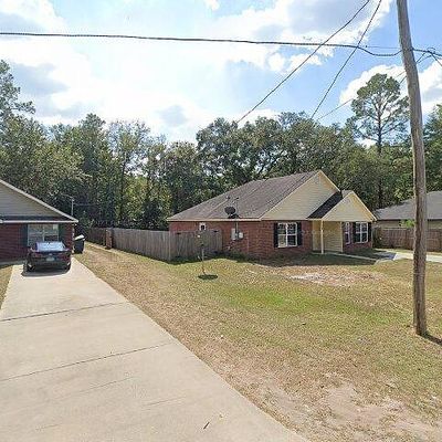 719 Lee Rd, Hinesville, GA 31313