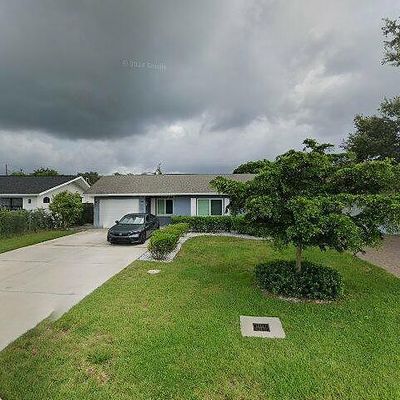 721 95 Th Ave N, Naples, FL 34108