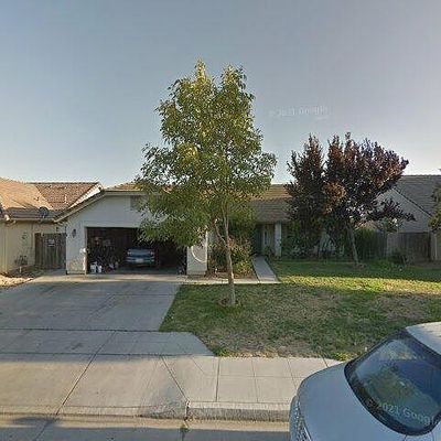 614 St Michelle Dr, Madera, CA 93637