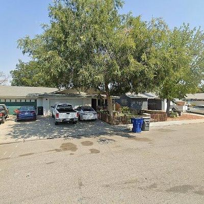 625 Deerwood Dr, Madera, CA 93637