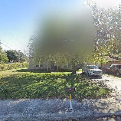 627 E Martindale St, Seguin, TX 78155