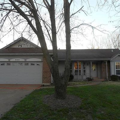 640 Bugle Run Dr, Florissant, MO 63034