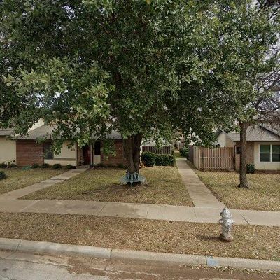 640 Ridgeline Dr, Hurst, TX 76053