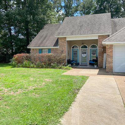 813 Windward Dr, Richland, MS 39218