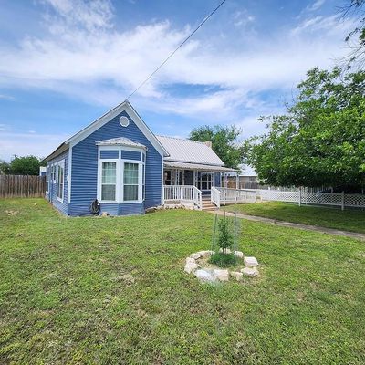 814 Hackberry St, Junction, TX 76849