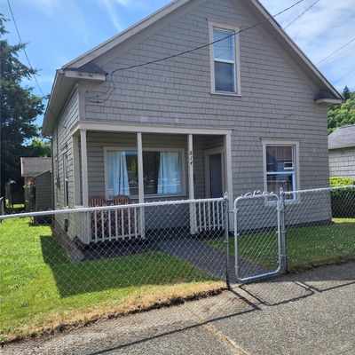 814 Perry Ave, Hoquiam, WA 98550