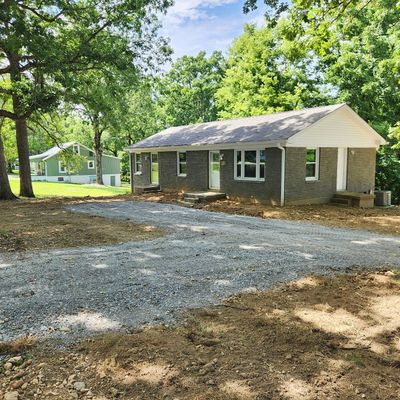 814 Pond Rd, Dickson, TN 37055