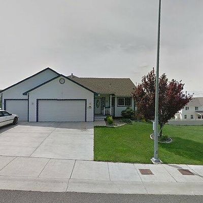 814 Overbluff Ln, Yakima, WA 98901