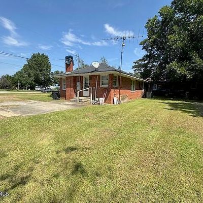 814 Southwest Blvd, Clinton, NC 28328