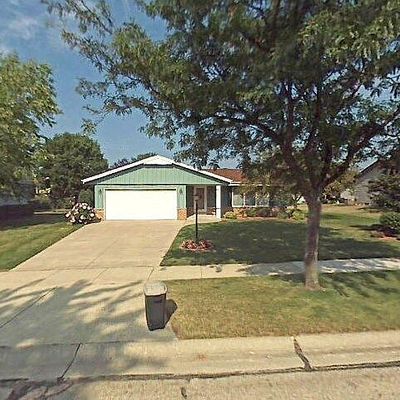 8148 W Imperial Dr, Franklin, WI 53132