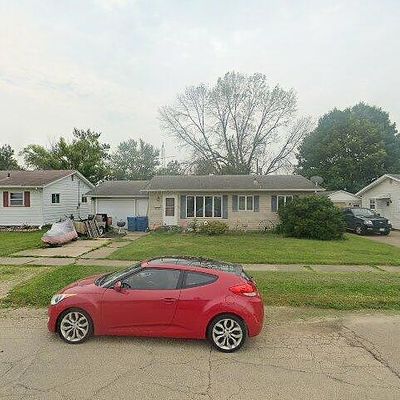 815 1 St St, De Witt, IA 52742