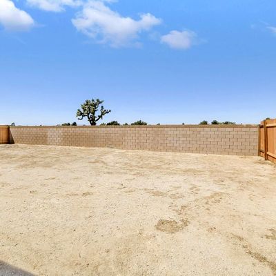 815 Lois Ln, Lancaster, CA 93535