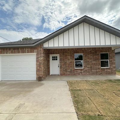 815 Sayle Street, Greenville, TX 75401