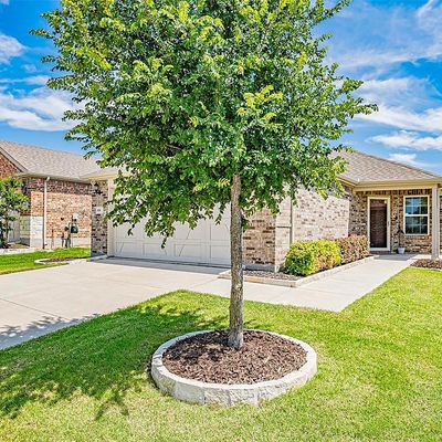 816 Freedom Ln, Aubrey, TX 76227