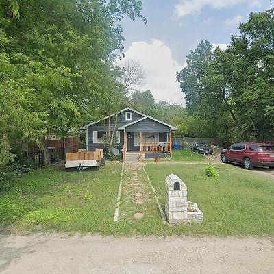 816 Lizzie St, Taylor, TX 76574