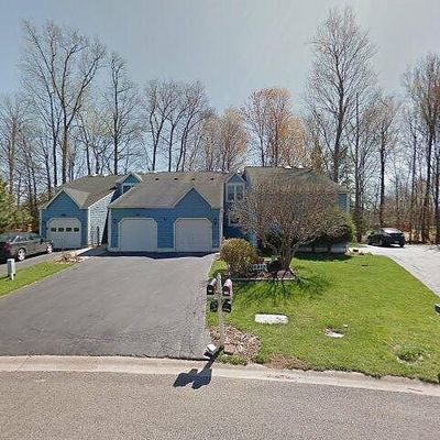 8164 Honeysuckle Dr, Liverpool, NY 13090