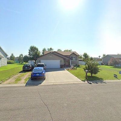 817 9 Th Ave Sw, Perham, MN 56573