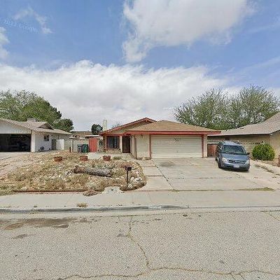 817 Landsford St, Lancaster, CA 93535