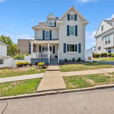 817 Mulberry St, Scottdale, PA 15683