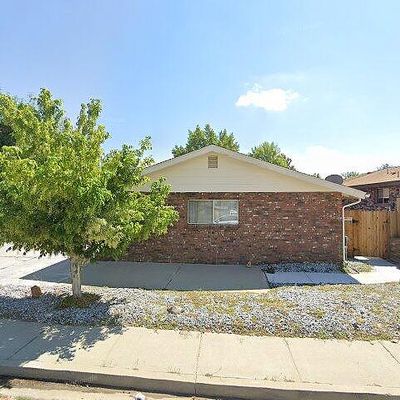 817 Travis Dr, Carson City, NV 89701