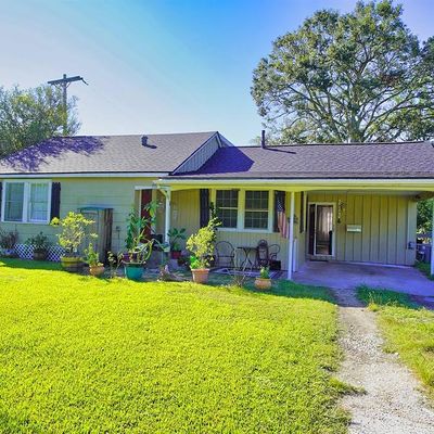 818 Cincinnati St, Angleton, TX 77515