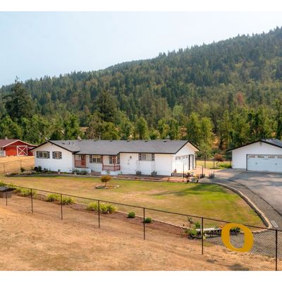 81851 River Dr, Creswell, OR 97426