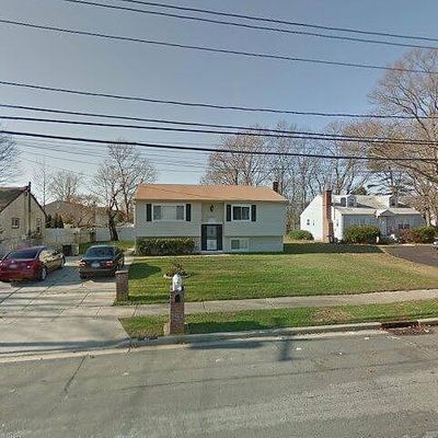 819 Clocks Blvd, Massapequa, NY 11758