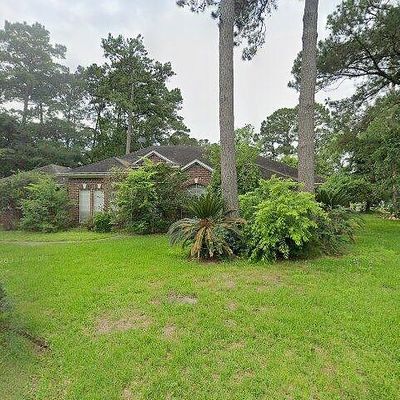 819 Companion Dr, Crosby, TX 77532