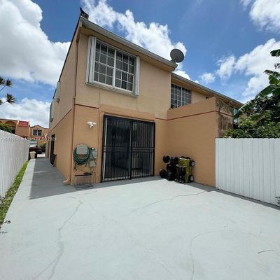 819 W 38th Ter, Hialeah, FL 33012